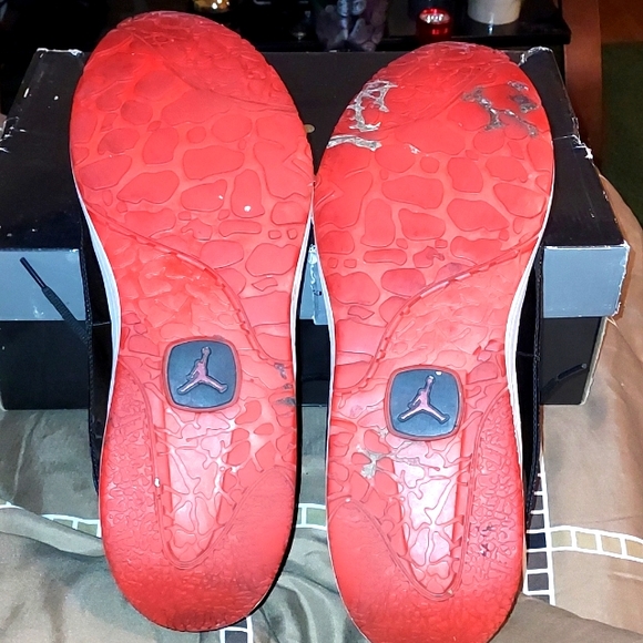 Air Jordan's - Picture 3 of 5